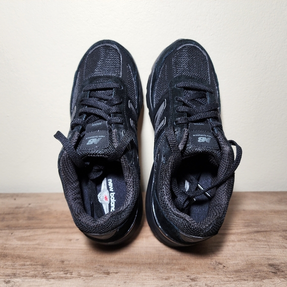New Balance 990v5 Big Kid Triple Black Sneakers Suede Shoes Size 5.5 - Picture 8 of 11